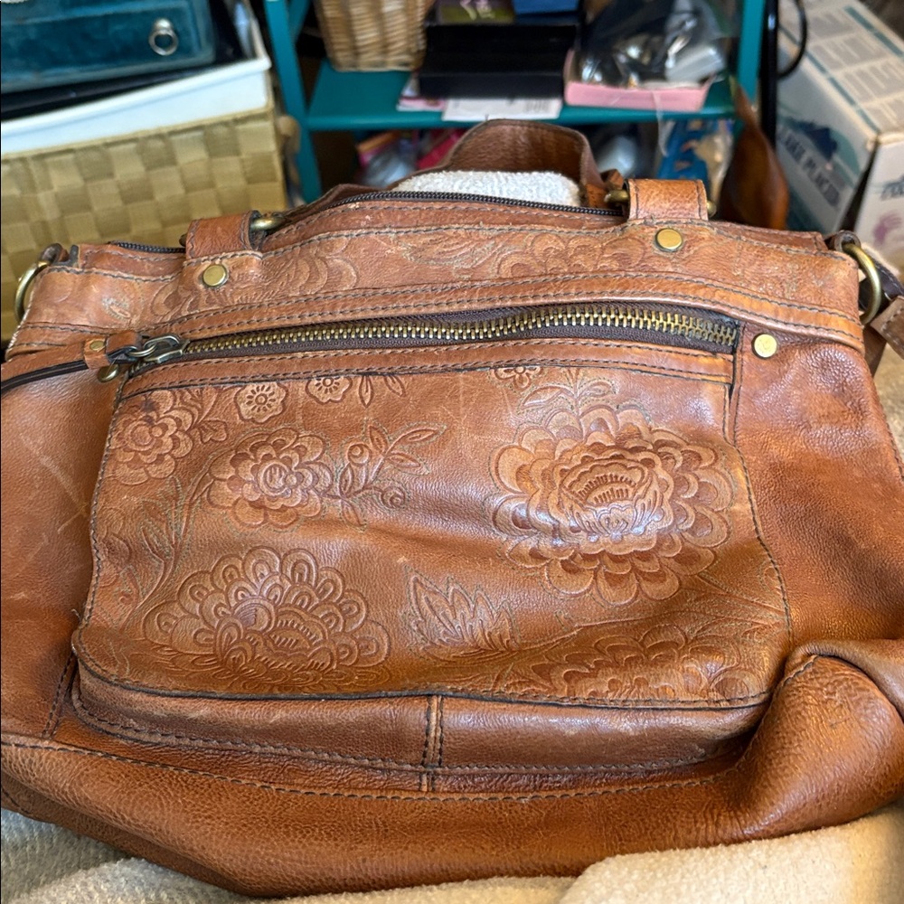 Vintage Fossil Floral Stamped Leather Shoulder Bag Purse. Rich brown.